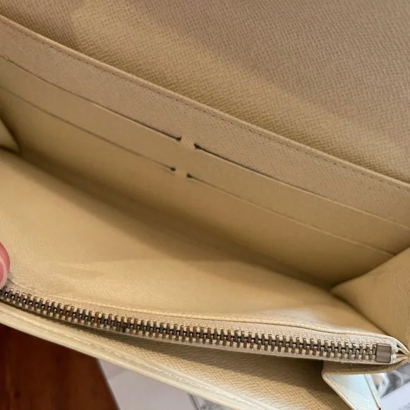 Louis Vuitton Cream and Gold Wallet with Chain Strap Eli Sarah - Picture 8 of 16